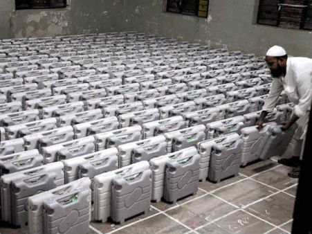  હોલમાં ગણવામાં આવે છે વોટ