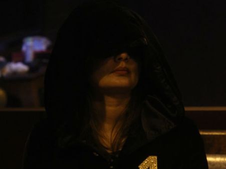 હેરાન-પરેશાન દીપશિખા હેરાન-પરેશાન દીપશિખા