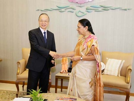 વાયબ્રન્ટ ગુજરાત સમિટ માટે નિમંત્રણ