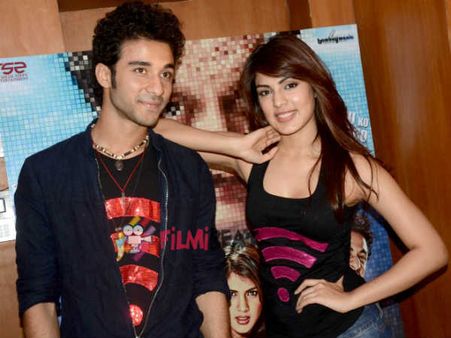 Review : કેબલ વચ્ચે ગુંચવાઈ સોનાલી...