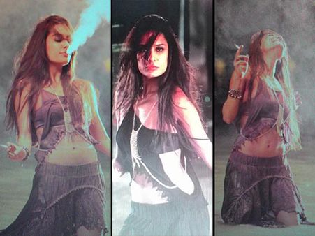 The Shaukeens : લીઝાનો આ Look જોઈ ભલભલા લપસી જાય...