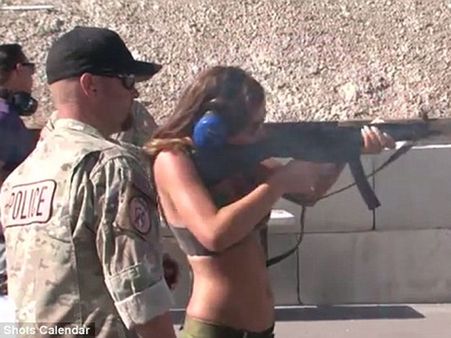 મોડલ્સે ફાયરિંગમાં પણ ભાગ લીધો