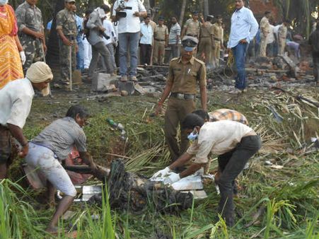 ફટાકડાની ફેક્ટરીમાં લાગી આગ, 12 લોકોના મોત