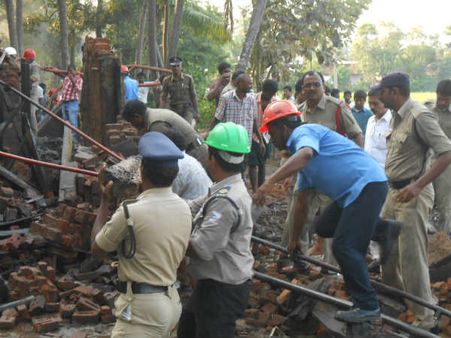ફટાકડાની ફેક્ટરીમાં લાગી આગ, 12 લોકોના મોત