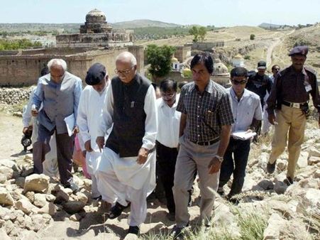 લાલકૃષ્ણ અડવાણીએ કર્યા છે દર્શન