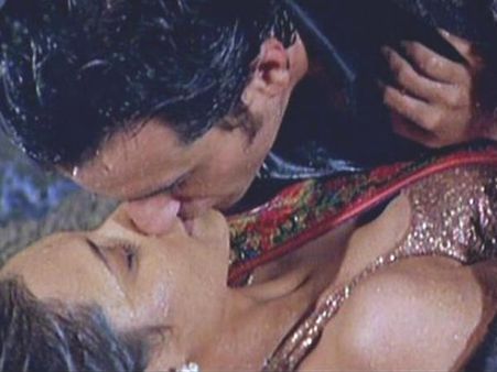 પુણ્યતિથિ વિશેષ : જુઓ યશ ચોપરાની ફિલ્મોના Romantic Scenes