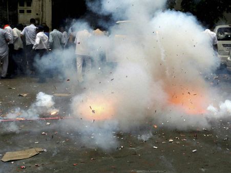 ફરીદાબાદ: ફટાકડા બજારમાં ભીષણ આગ, 233 દુકાનો બળીને ખાખ