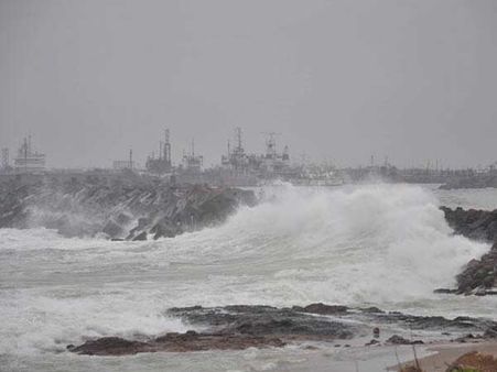 સૌરાષ્ટ્રમાં ‘નિલોફર’નો ખતરોઃ દરિયાકાંઠે નંબર 2નું સિગ્નલ