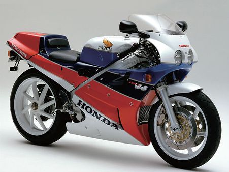 7. હોન્ડા આરસી30