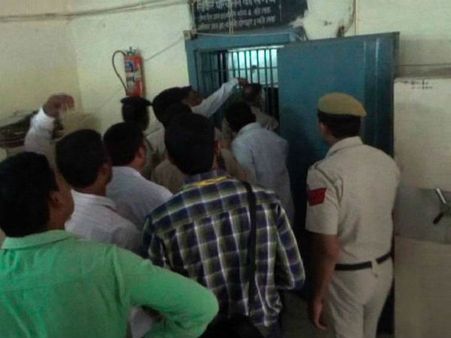 હરિયાણા: બેંકની નીચે 100 ફૂટ લાંબી સુરંગ બનાવી PNB માંથી કરી કરોડોની લૂંટ