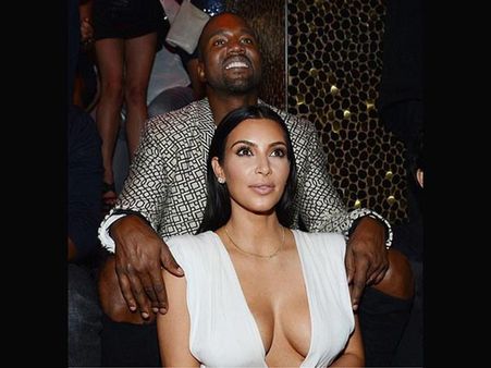 Inside Pics : જન્મ દિવસની પાર્ટીમાં ભરપૂર ક્લીવેજ શો કરતાં કિમ