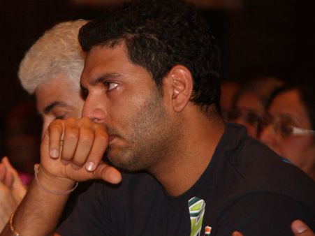 યુવરાજે કહ્યું- જુઓ પપ્પા હવે તમે ધોનીને કઇ ના કહેતા!