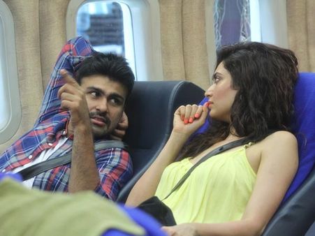 ગૌતમ-કરિશ્મા વચ્ચે દલીલ ગૌતમ-કરિશ્મા વચ્ચે દલીલ