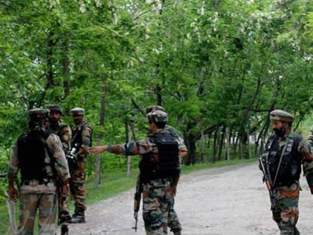 સર્જિકલ સ્ટ્રાઇક પછી કાશ્મીરમાં 26 હજાર લોકો બેઘર સર્જિકલ સ્ટ્રાઇક પછી કાશ્મીરમાં 26 હજાર લોકો બેઘર