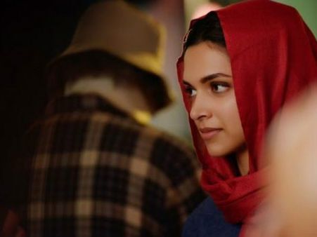 PICS : પીકૂના સેટ પર Sexy દીપિકા બની Sporty