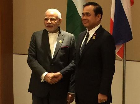 થાઇલેંડ અને મલેશિયાના વડાપ્રધાનને મળ્યા નરેન્દ્ર મોદી