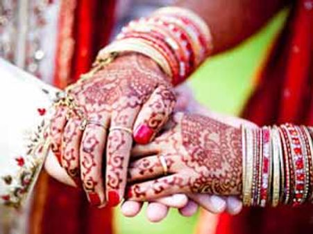 સુરતઃ યુવકોને લગ્નની લાલચ આપી છેતરતી ટોળકી ઝડપાઇ