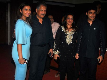 પરિવાર સાથે પરિણીતી