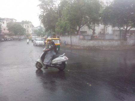 અમદાવાદમાં ભારે વરસાદ 