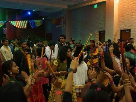 અમેરિકામાં ગેરકાયદેસર રીતે રહે છે 4.5 લાખ ભારતીયો