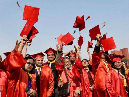 ભારતમાં એજ્યુકેશન લોન લેતા વિદ્યાર્થીઓને નડતી મુશ્કેલી