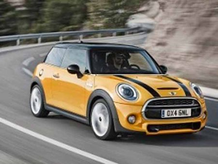 બીએમડબલ્યુએ ભારતમાં લોન્ચ કરી મિની કૂપર કાર