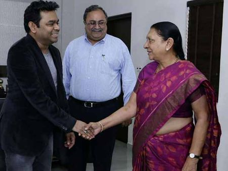 નવેમ્બર 24, 2014 : ગુજરાત ન્યૂઝ અપડેટ્સ