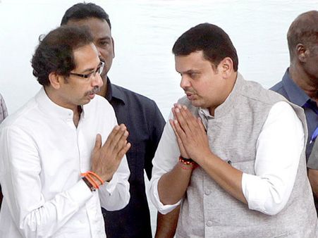 દેવેન્દ્ર ફડણવીસ શિવસેનાને ગઠબંધનમાં લાવવાની કોશિશ કરી રહ્યા છે