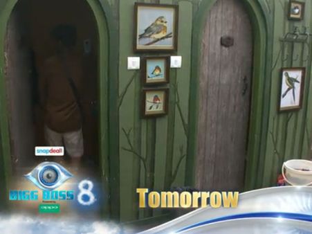 બાથરૂમમાં ડાયેંડ્રા-ગૌતમ