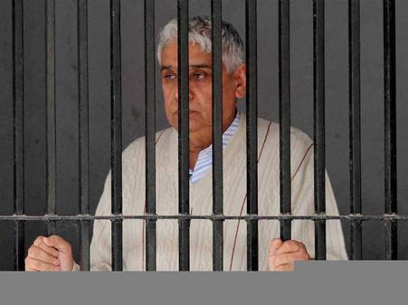 1 લાખ રૂપિયામાં ભગવાન સાથે Face to Face મીટિંગ કરાવતો હતો રામપાલ!