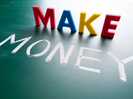 RBIની નાણાકીય નીતિને પગલા આ 4 બેંકિંગ સ્ટોક્સમાં રોકાણ ફાયદેમંદ