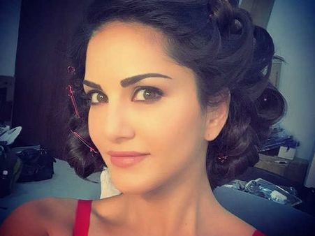 સન્ની લિયોનના કામુક તસવીરો સન્ની લિયોનના કામુક તસવીરો