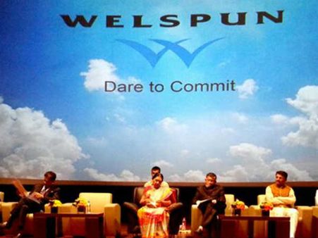 મુખ્યમંત્રી આનંદીબેન પટેલે કચ્છના અંજાર ખાતે ભારતના સૌથી મોટા સ્પીનીંગ એકમનું ઉદઘાટન કર્યું