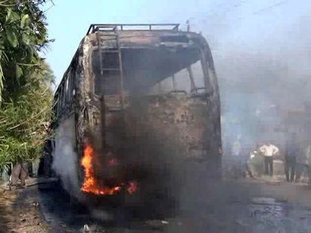 ભરૂચના જંબુસર પાસે GSRTCની બસમાં શોર્ટસર્કિટ બાદ આગ