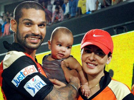 મુરલી વિજય, શિખર ધવનની પત્નીઓ 'ઔર વો!'