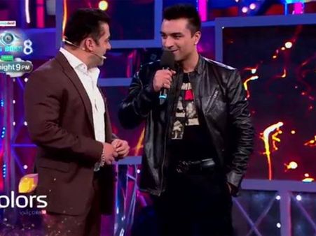 એજાઝની એન્ટ્રી