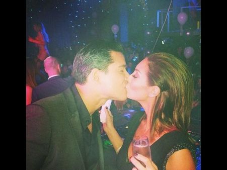 Oops : હૉલીવુડ કપલ્સે લવલી Kiss સાથે કહ્યું Welcome 2015