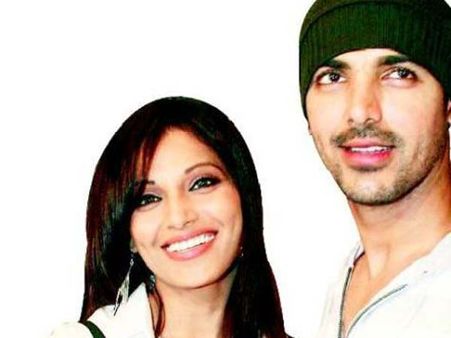 જ્હૉન થયા પ્રિયાના