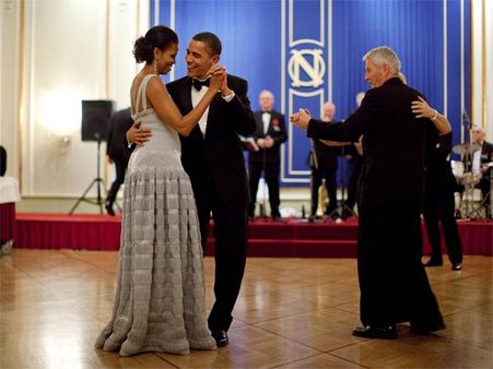 પત્ની સાથે ડાન્સ પત્ની સાથે ડાન્સ