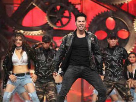 વરુણે આલિયાને કરી ઇગ્નોર વરુણે આલિયાને કરી ઇગ્નોર