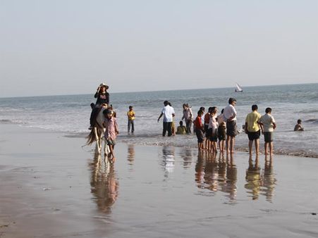 કિંમતી ઝવેરાત અને મિલ્કતની લુંટ