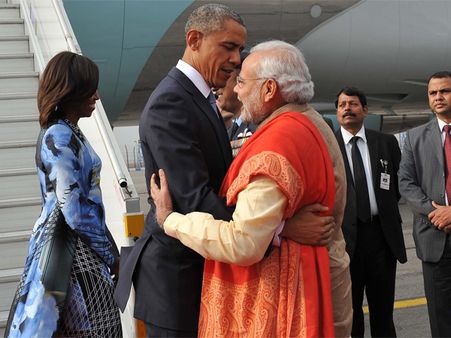 મોદીએ ઊર્જા સાથે તેમને ભેંટીને સ્વાગત કર્યું