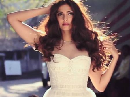 સોનમ કપૂરનું ફિલ્મફેર એડિશન માટે ફોટોશૂટ