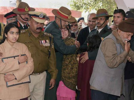 શદીહ કર્નલ એમએન રાયના અંતિમ સંસ્કાર