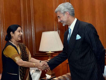 સુષમા સ્વરાજ અને જયશંકર
