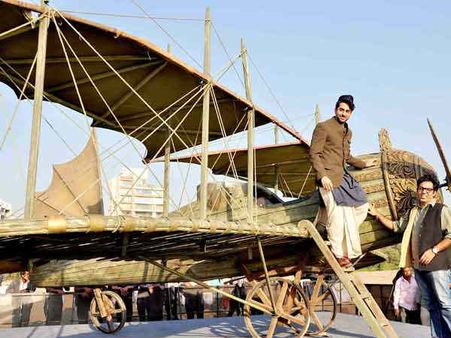 મેકઅપ અને સેટ: જૂનુ ભારત મેકઅપ અને સેટ: જૂનુ ભારત