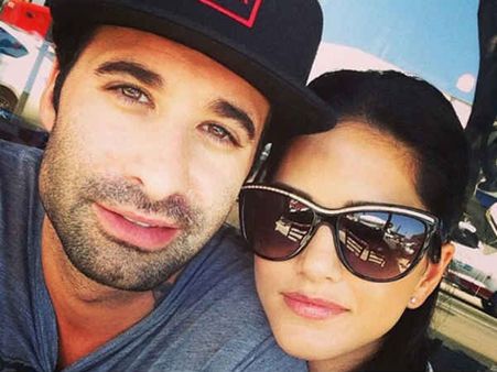 સન્ની લિયોનની સેક્સી સેલ્ફીસ પર એક નજર