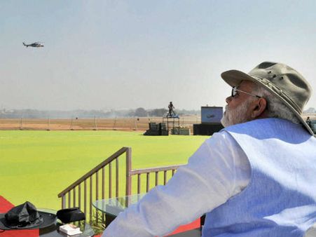 Pics: એરો ઇન્ડિયા શૉની શાનદાર શરૂઆત, વાંચો મોદીએ શું કહ્યું...