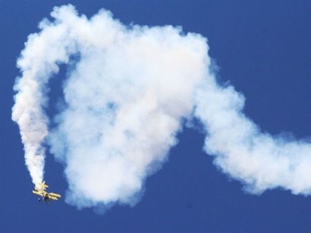 એરો ઇન્ડિયા 2015 શૉની દિલધડક તસવીરો એરો ઇન્ડિયા 2015 શૉની દિલધડક તસવીરો