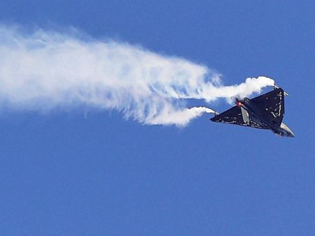 એરો ઇન્ડિયા 2015 શૉની દિલધડક તસવીરો એરો ઇન્ડિયા 2015 શૉની દિલધડક તસવીરો